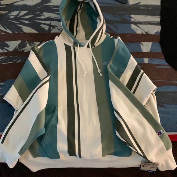 Champion sweater Brand New comfortable beautiful vibrant colors.